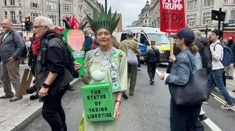 Numerous Activists Converge in Heart of London to Denounce Trump's Official UK Trip