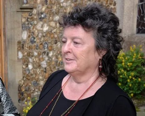 The Renowned Poet Composes ‘Bombsite’ Poem regarding Donald Trump’s British Royal Tour